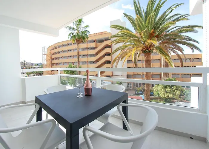 Vakantiehuis Stunning Close To The *